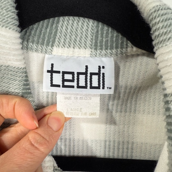 Teddi white & sage green plaid shirt. Size L. - Picture 6 of 6